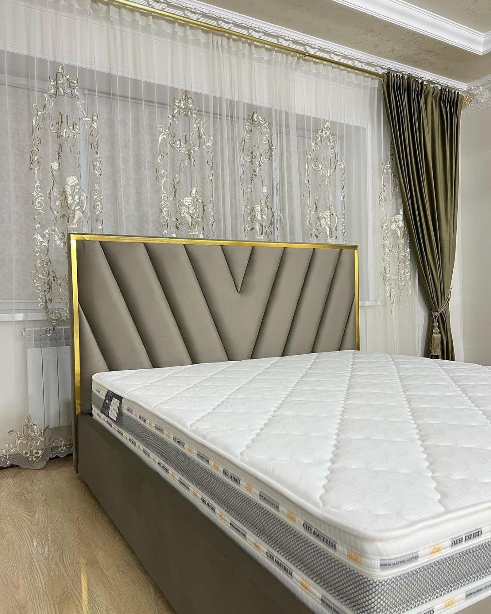 Upholstered bed design